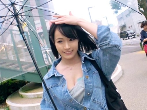【ぷるぷる巨乳美少女のエッチなパイズリ】『気持ちいい？』巨乳ちゃんが柔らかおっぱいでチンコを包み込み、敏感マ○コを責められ恥ずかしいお汁が溢れちゃう♡