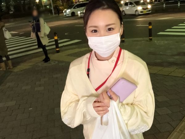 【街角ナンパで発掘！】色白美乳の歯科助手がマスクを外したら超美人♥ 下品なじゅぽフェラと手コキでチンポを極楽へ！プリケツを激しく揺らすハメ撮りセックスで本気モード全開！！