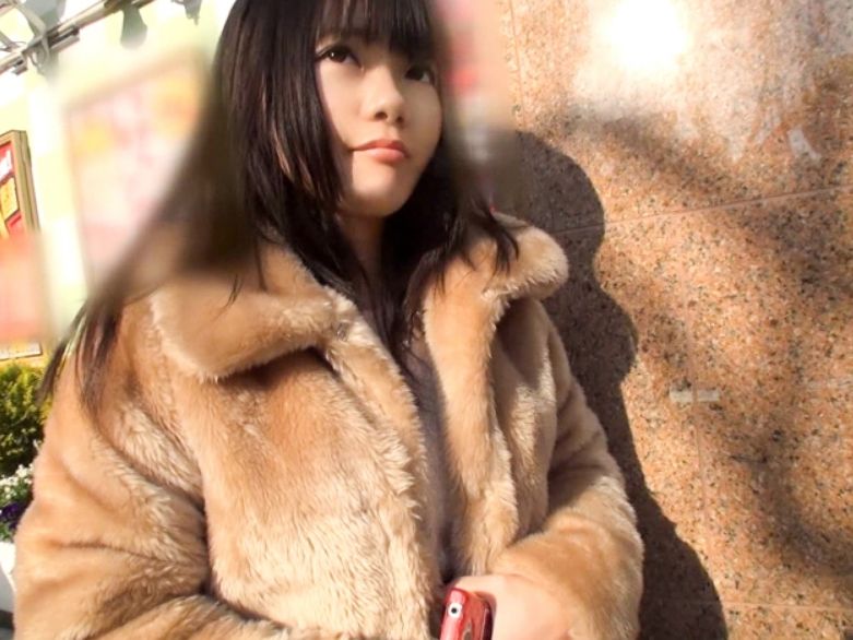 【黒髪ロングの色白美少女】『ダメ…気持ち良すぎる…』素人かえでちゃんがチンポで激しく感じまくり！ウブな反応とアヘ顔がたまらない！！