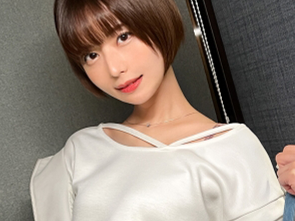 【JDの初々しいフェラチオ体験】『えっ、こんなに硬いの？』ショートカットが似合うスレンダー女子大生が、チンポを咥えてドキドキ初挑戦！色んな体位で生挿入され、ウブな反応が超かわいい♥ 素人JDの恥じらいセックスは必見！