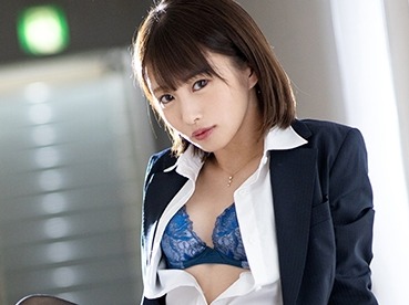 【関西弁の射精執行人】童顔スレンダー美女が中出し後も容赦なし！精子カラッポのチンポにフェラで追い討ち♡関西弁の甘い声で「もっと出ぇや！」と責めまくる！