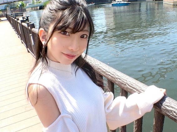 【敏感ちっぱい娘の誘惑】『ダメ…感じちゃう…』ノーブラ美乳の乳首がポッチリ！チンポ挿入で喘ぎまくり、快感に溺れるウブな娘♡