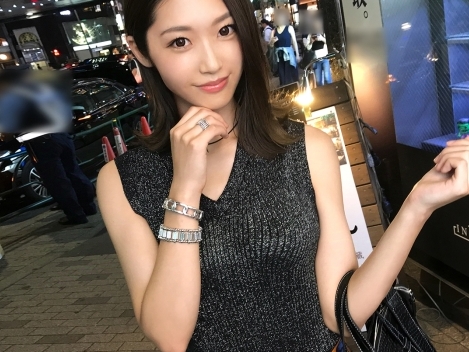 【華奢美女の騎乗位乱れ狂い】『あぁ…気持ち良すぎる…』美人お姉さんが男根にメロメロ！おマンコを激しく貫かれ、感じまくる姿がエロすぎて即勃起！悶える表情がたまらない！♡