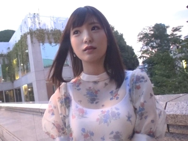 【不倫妻の禁断プレイ】旦那に内緒で生ハメセックス！ 罪悪感ゼロの淫乱妻、喘ぎ声全開で快楽追求♡ 裏切りの代償は激しいピストンと濃厚な…！