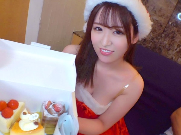 【性なる夜のサンタさん♡】『あっ…イッちゃう…』激カワサンタがオチンポに夢中！早めのクリスマスプレゼントはザーメンまみれ、潮吹きながらイキ狂う美女の淫らな夜♡