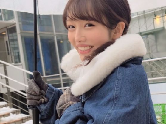 【清楚系女子の裏の顔】アナウンサー風美少女が電マオナニーで濡れまくり！バックから激しく突かれ、中出しされちゃう！見た目とのギャップに興奮必至！