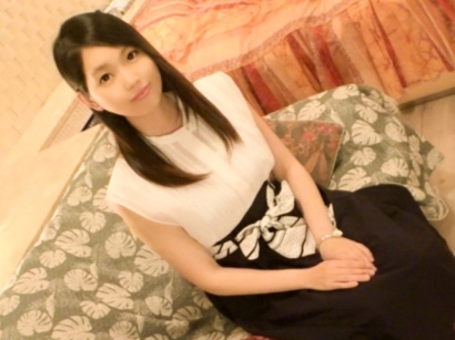 【童顔清楚系の乱れ騎乗位】『もっと奥まで…』清純そうな女の子がビンビンチンコに跨り、激しく腰を振りまくる！童顔とギャップの激しいエロさに悶絶必至！！♡