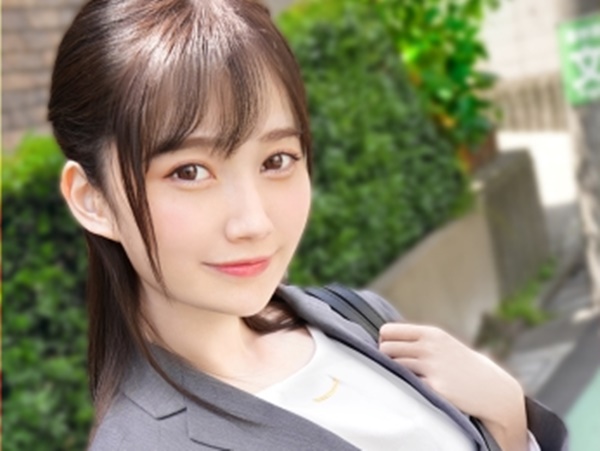【仕事中もエロモード全開OL】『仕事より気持ちいいことしよ？』激カワOLがホテルで即尺！パンツを脱ぎ捨て、濡れ濡れマンコにチンポを挿入、仕事のストレスをセックスで発散しまくる！