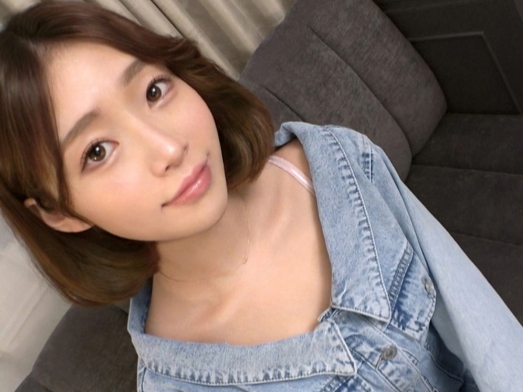 【ロリ巨乳の秘密】『小さなおっぱいも感じるの…』無邪気な美少女が巨根に夢中！乳首をコリコリされ、小さなお胸も敏感に反応！お口で咥え込む姿は可愛すぎてヤバい♥