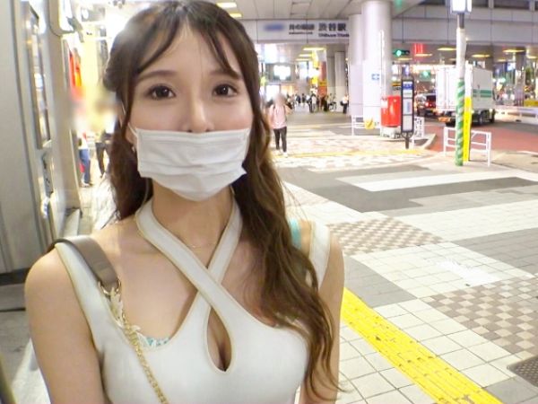 【街角ナンパ】マスク越しでもわかる美巨乳バーテンダーをゲット！1年ぶりのセックスに興奮MAX！チ○ポを咥え込み、オマ○コびしょ濡れで感じまくる！街中で見つけた美人がエロすぎる！♡