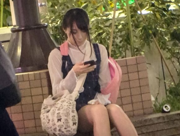 【池袋の天然美少女をゲット！】『えっ、そんなに…』マイペースな素人娘が大胆変身！大股開いてバックから巨根をズボズボ♡ 容赦ないピストンに感じまくる天然美少女のガチイキ！