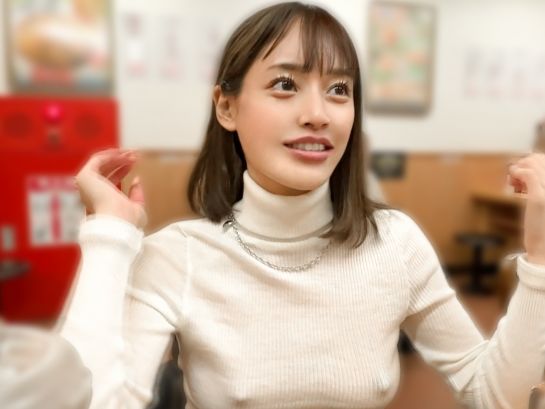 【乳首透け透けJDの痴女プレイ】ド変態女子大生が街中を乳首丸出しで歩き、オモチャで敏感乳首を刺激されビンビンに！騎乗位で激しく腰振り、パコりまくるエロさ全開！！