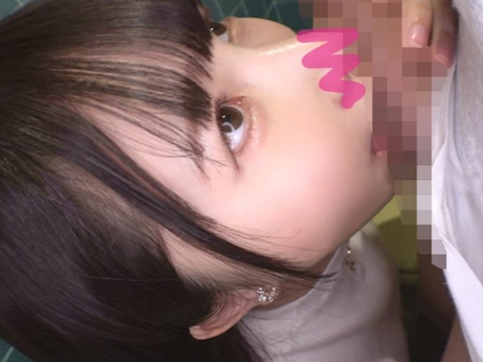 【公衆トイレでまさかのフェラ】『誰かに見られちゃう…』清楚系美少女が公衆トイレで大胆奉仕！その後はホテルで濃厚セックス♡かわいすぎる彼女の淫らな姿に興奮MAX！！