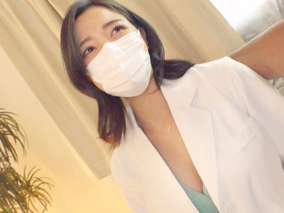 【Gカップ保健室の先生、AVデビュー！】『ダメ…こんなの初めて…』上品な三十路人妻が初撮りで大胆露出！大きなおっぱいにザーメンぶっかけられ、清楚な先生が乱れまくるエロい性交♡