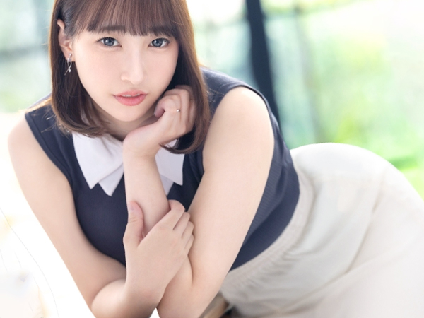 ＜鈴乃ニナ×デビュー作＞色白むっちりスライム系巨乳のお姉さん♫初カラミで巨根をずっぼり咥え♡生ハメ鬼突きマジ逝き昇天♪