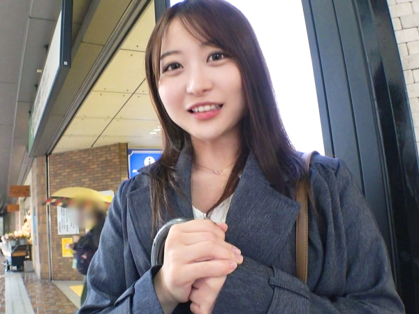 【清純風ヤリマン】「うわ…谷間が！」さっそく胸をガチ揉みされても好反応♥セックスしたらさらに淫靡な本性がもろにバレる…