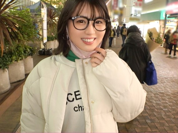 【純粋保育士の裏の顔】『褒められると弱いの…』ナンパされた清楚系美少女が甘い言葉にメロメロ♡照れながらも大胆に股を開き、エッチな本性をさらけ出す！！