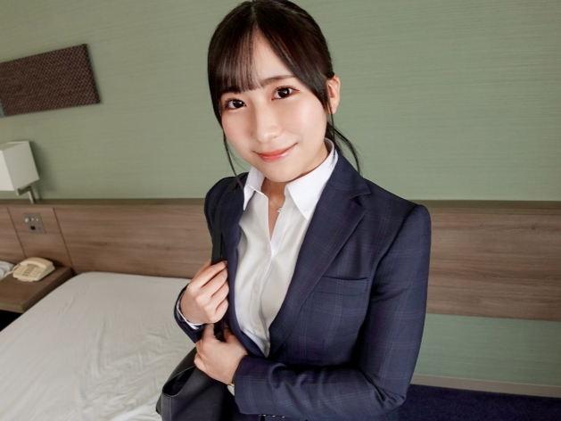 【新卒OLの秘密】スーツ姿のフレッシュ女子社員がまさかのエロ展開！黒パンストを破られ、ぷるぷる美乳を揺らしながらおマンコを激しくパコられちゃう♡