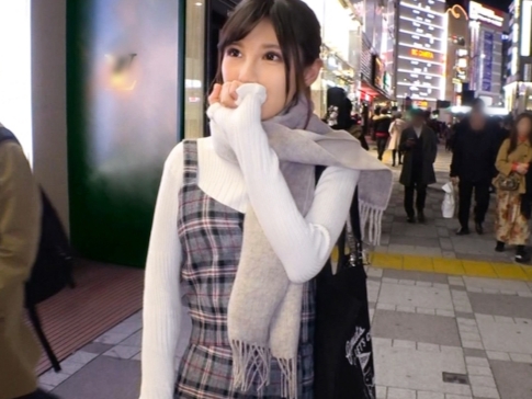 【街角ナンパ】『えっ…ダメだよ…』スレンダー美少女が黒タイツ姿でガン突きセックス！キュートな顔が歪むほど感じまくり、最後は顔にザーメンぶっかけ！破れたタイツから覗く美脚がエロすぎる！