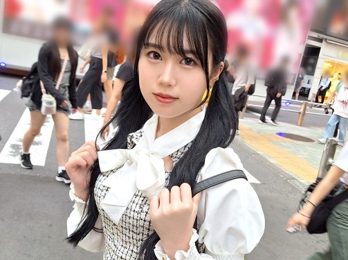 【色白パイパンお姉さんの腰振り騎乗位】『気持ちよすぎて声が出ちゃう…』雪のように白い肌と無毛のアソコが眩しいお姉さんが、騎乗位でエロく腰を振りまくる！上下運動で感じまくり、甘い喘ぎ声が止まらない！これぞ素人エロの真骨頂♡