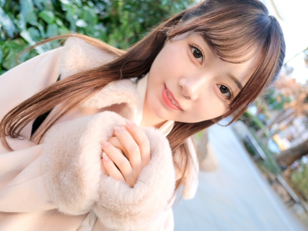 【ロングヘア美少女の淫らな乱れ】キュートな顔してエッチは超敏感！！ビンビンチ●ポで奥まで突かれ、悶絶イキまくり！！♡