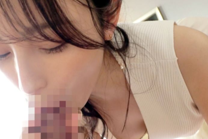 【ゴマキ似お姉さんの乳首解禁】『見ないで…』超有名人のそっくりさんが乳首ポロリ！恥じらいながら濃厚プレイで感じまくり♡
