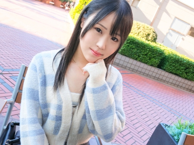 【無毛地帯のウブっ子】『恥ずかしい…』童顔ロリのツルマン女子が手マンで大胆に！濡れ濡れおマンコがエロ可愛すぎて、もう我慢できない！♡