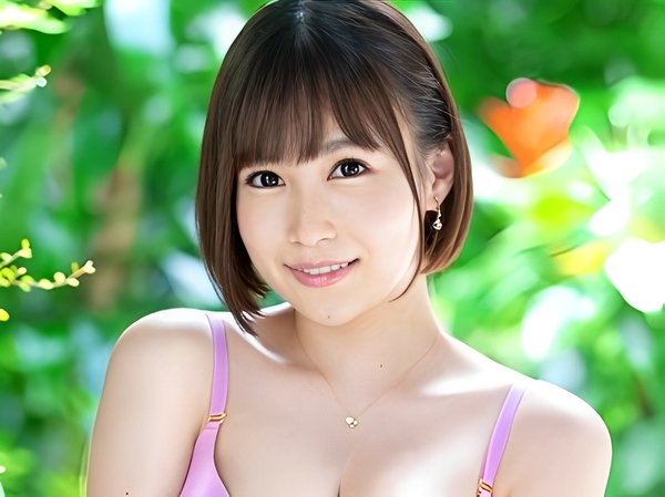 【牛柄ビキニで乱交】『気持ち良すぎる…』セクシーな牛柄水着の美女が、2本のチンポを巧みに扱いながら騎乗位で絶頂！顔中ザーメンまみれになっても感じまくる、ぶっかけ乱交セックス！♡