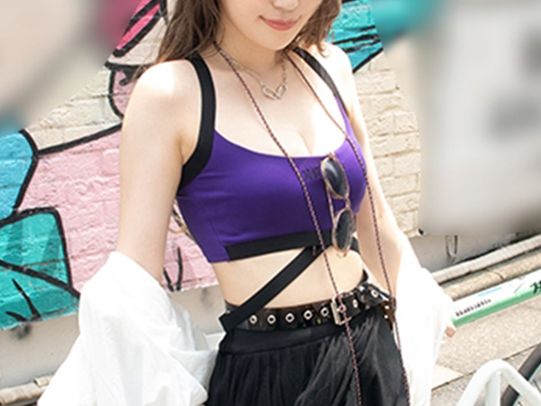 【ギャル巨乳の3P乱交】「ヤバい…気持ち良すぎ！♡」色白美肌のスタイル抜群ギャルが2本のチ○ポに翻弄！手マンでイカされ、生挿入で激ピストン！最後は顔面にザーメンぶっかけ！！