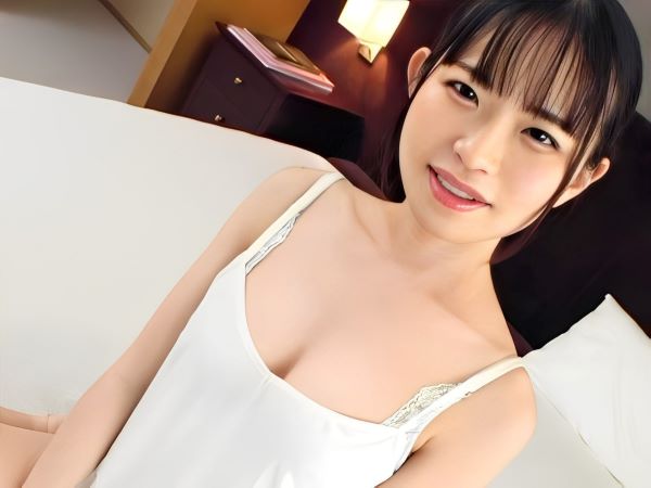 【色白Eカップ美少女】癒し系清楚ちゃんが獣SEXで大胆変身！おっとり女子が鬼ピストンで膣奥を激しく突かれ、イキまくり！清楚な顔してエロかった！♡