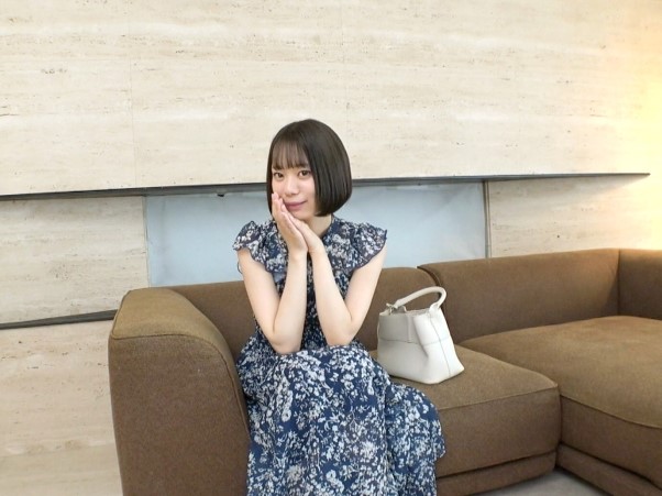 【素人】毎日のオナニーが趣味のむっつりスケベなJD！フェラでしゃぶってパイパン生ハメの騎乗位腰振り♡