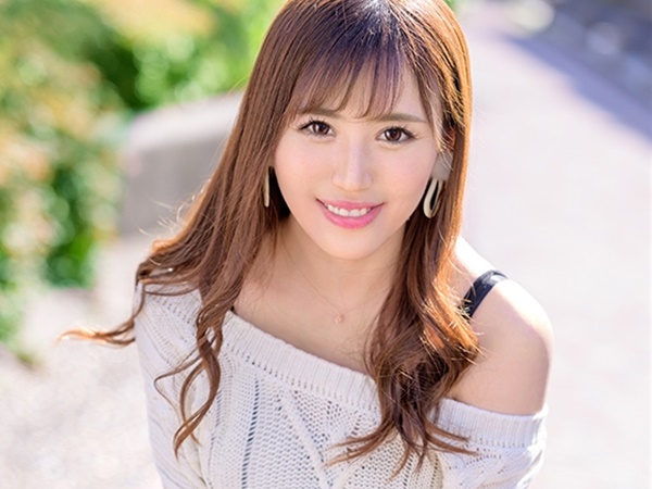 【ギャル妻AVデビュー！】『気持ち良すぎて…』子持ちとは思えない美ボディの敏感妻！抑えきれない性欲をぶちまけ、えちえちボディを激しく揺らす！！子育て中のカラダがエロすぎる！！♡