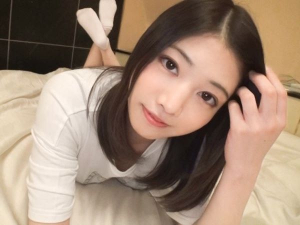 【清楚→変態】二面性を持つ淫乱ハタチ女子っ！トリマーを夢見る美人さんが電マアクメぇっ……！！