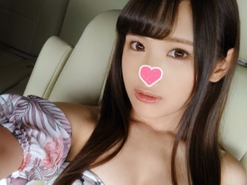 【車内で乱れる美少女】『外でするなんて…でも気持ちいい…』社内だけじゃ物足りない！車外でこっそりセックスに挑戦♡かわいい女の子が車内で乱れ、外の刺激に興奮MAX！車内と車外、両方で味わう快感に悶える姿は必見！！