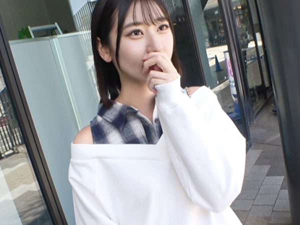 【ガチナンパ】色白スレンダーな素人娘をゲット！彼氏の存在なんて忘れちゃうほど、NTRチンポで膣奥を激しく突かれまくり！！彼氏じゃ味わえない快感に溺れる極上ボディ！！