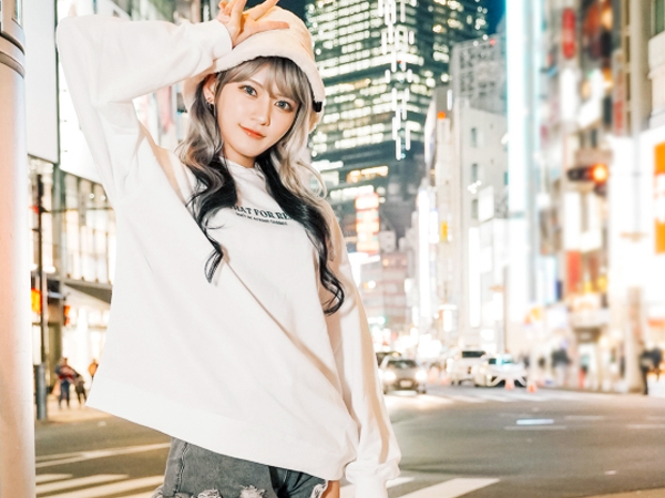 【ギャル美少女の危険な誘惑】『生でいいよ…』激カワパイパンギャルがキツマンでオチンチンをズッポリ迎え入れ！騎乗位で激しく腰を振り、膣奥まで感じまくるエロすぎるSEX♥︎