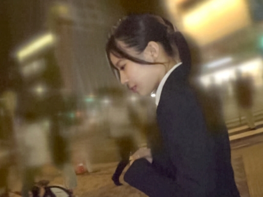 【スーツ女子の無毛マンコをナンパ即ハメ！】『ダメ…感じちゃう…』ツルツルおマンコを電マ＆手マンで責められ、スーツ姿でイキまくる！！