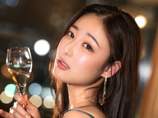 【巨乳お姉さんとデート】美人なお姉さんとラブラブデート♡手マンで感じまくり、正常位でおっぱいブルブル！絶頂迎えちゃうエロかわデート！♡