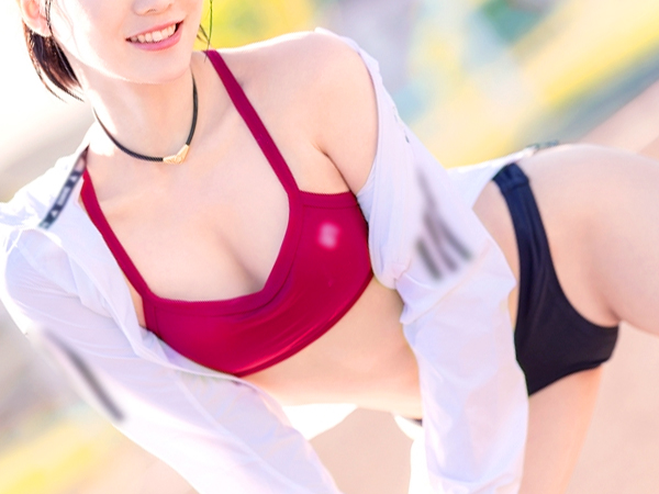 【汗だくアスリート美女】『もっと激しく…』スレンダーなボディがエロすぎる！2本のチ○ポで発情したマンコをガン突きされ、大絶頂でイキまくる！！