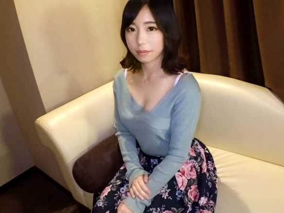 【人妻】『んんっ…♡すごい硬くなってる…♡』大好きなおちんちんを手コキ＆フェラから騎乗位するドスケベ専業主婦