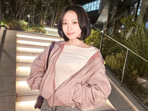 【無毛素人】イケてる22歳の女の子！今はお仕事中心なそうで男関係はなし！という事は…？心の奥底でだいぶたまってません？